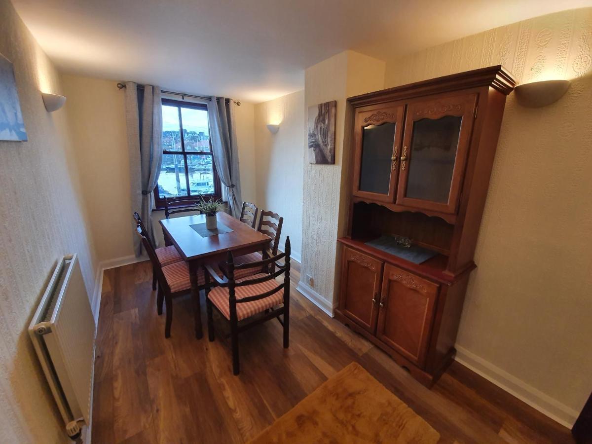 Marina House Apartment Уитби Екстериор снимка